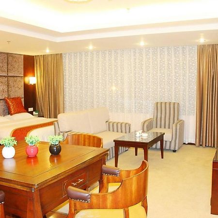 Chengdu Ronghome Hotel Buitenkant foto