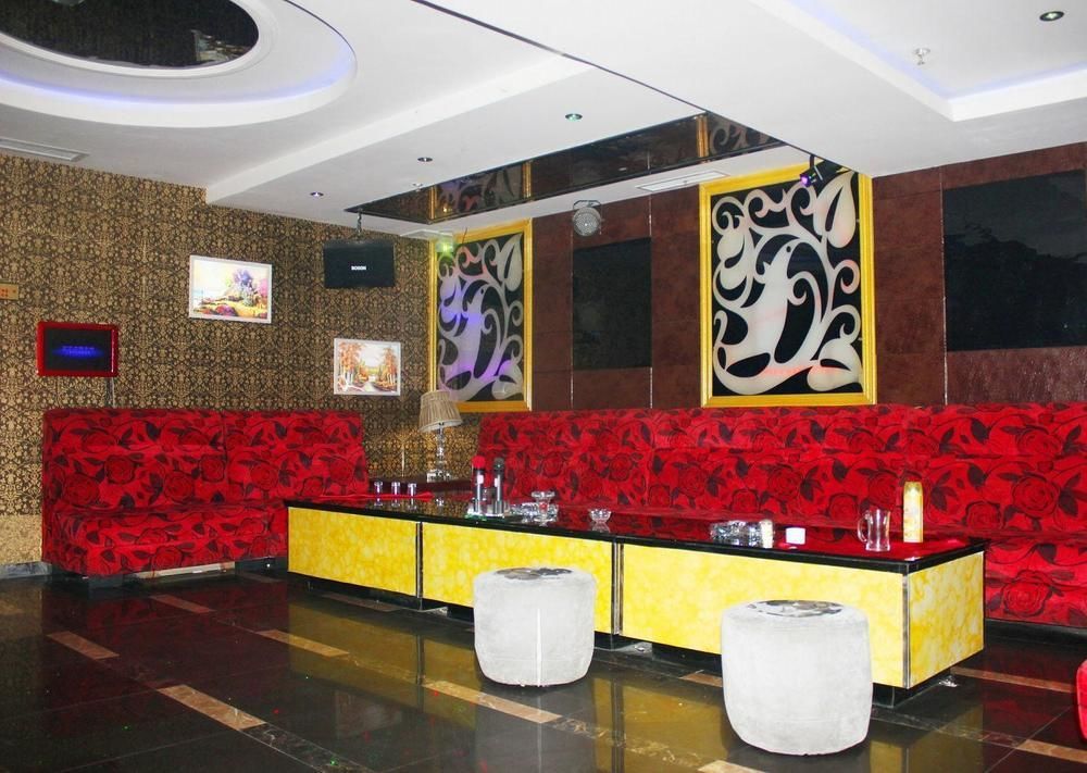 Chengdu Ronghome Hotel Buitenkant foto