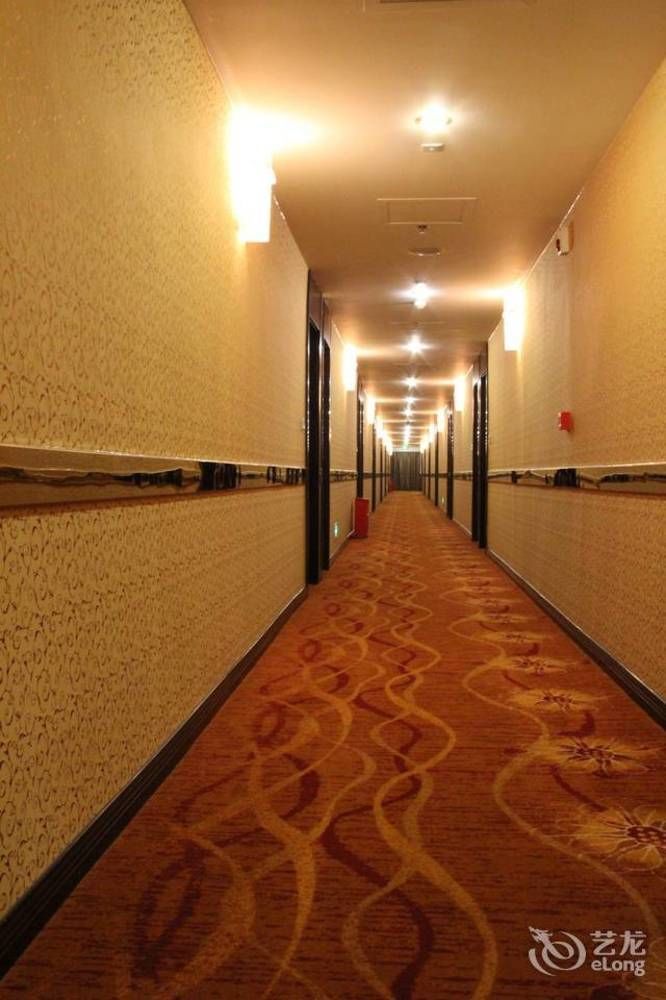 Chengdu Ronghome Hotel Buitenkant foto