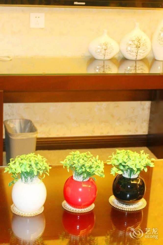 Chengdu Ronghome Hotel Buitenkant foto